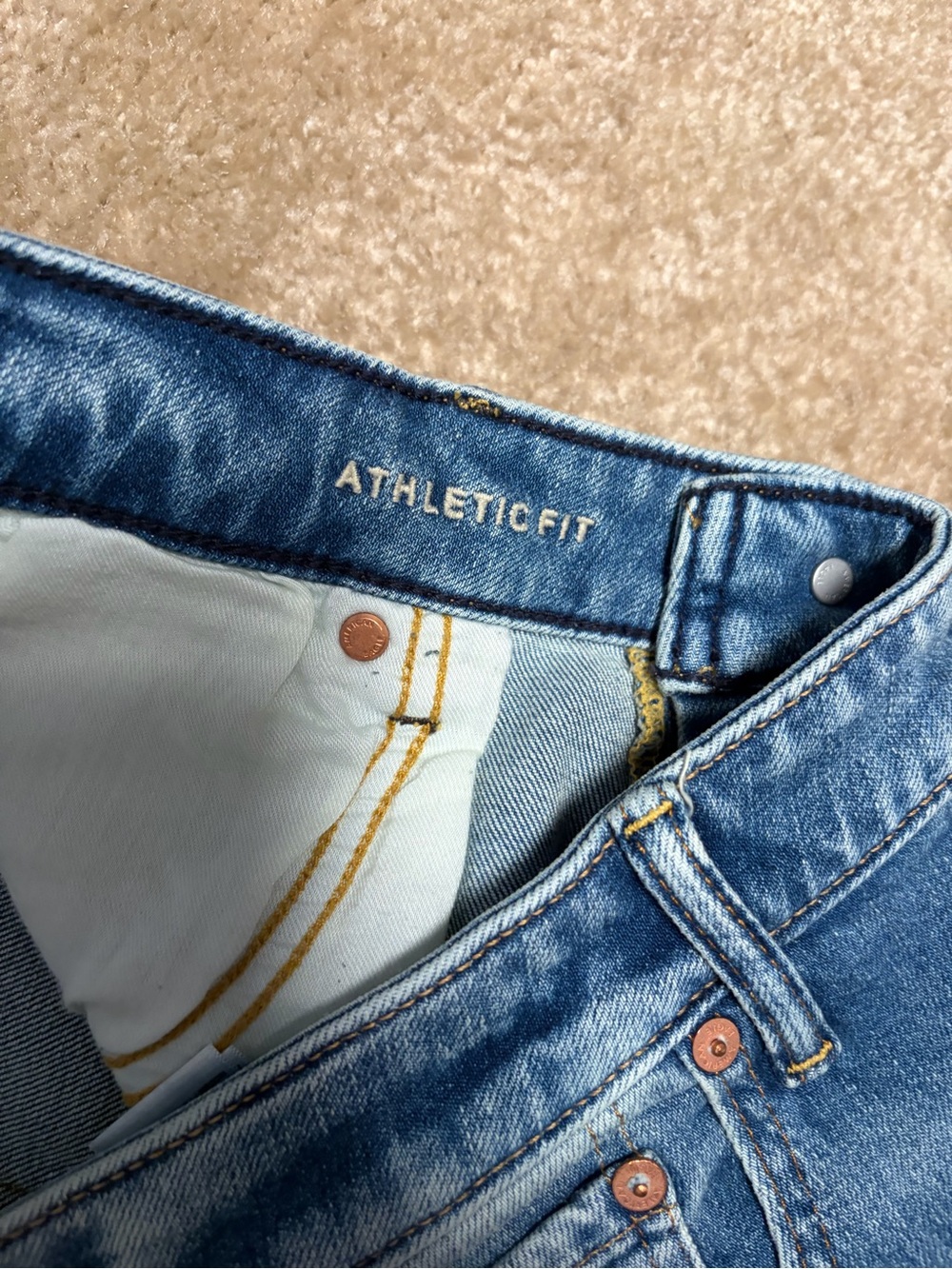 American Eagle Outfitters Men's Straight Jeans in Light and Dark Blue Washes - Picture 15 of 16